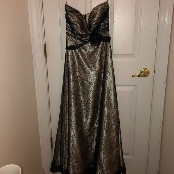 Prom Dress - Picture 2 of 3